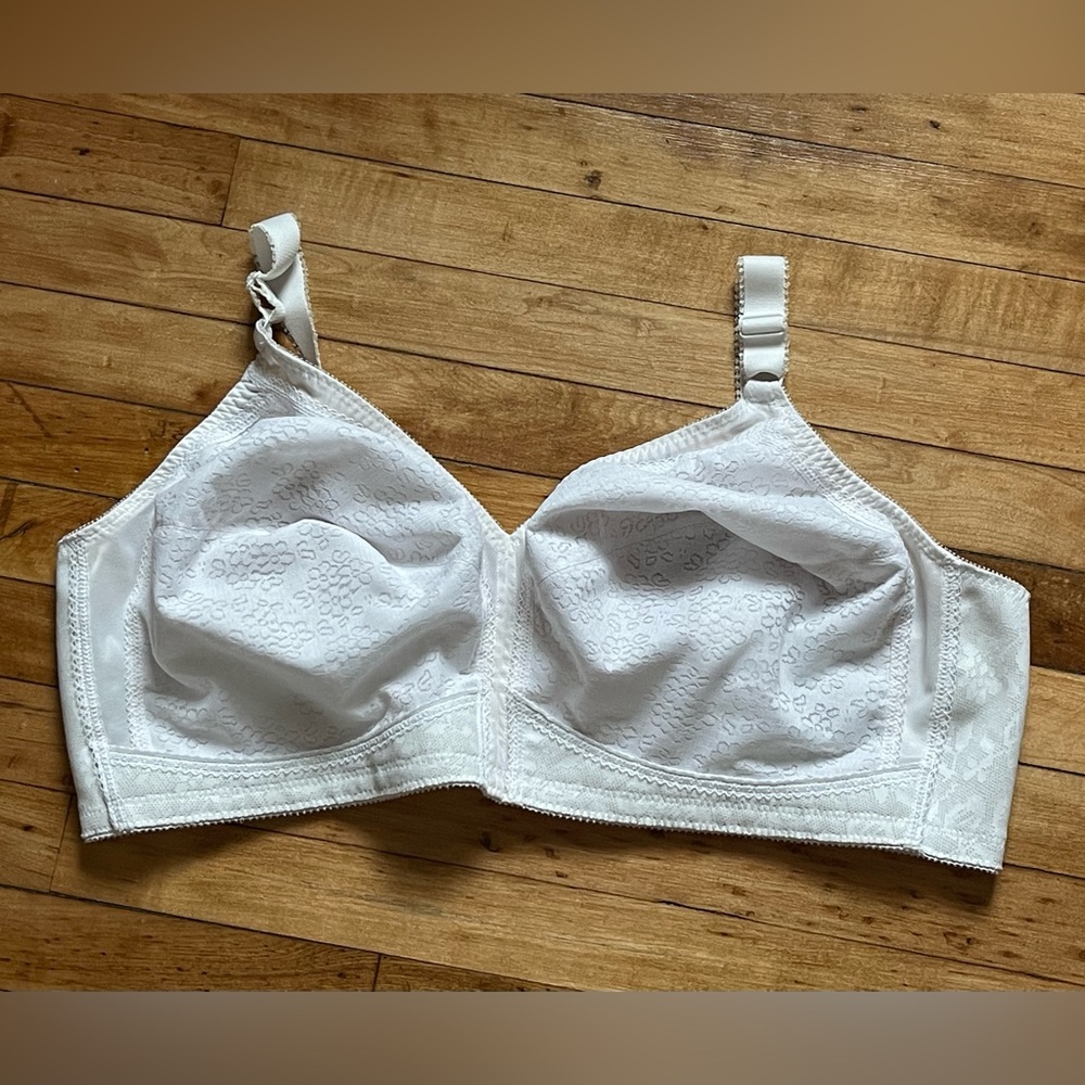 Playtex White Floral Embossed Bra